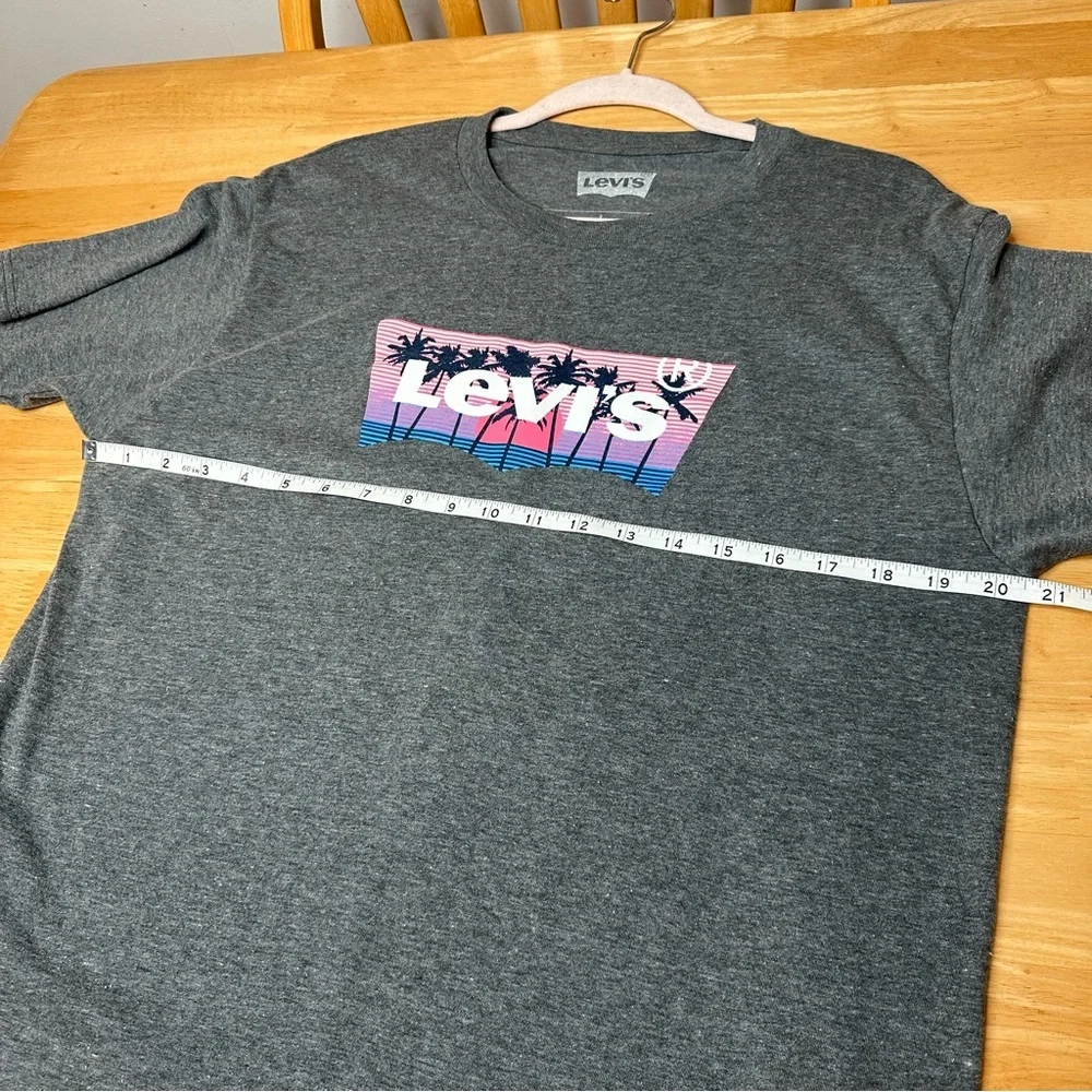 Levis Mens Large L T Shirt Gray Spellout Short Sleeve Casual Crew Neck Palm Tree